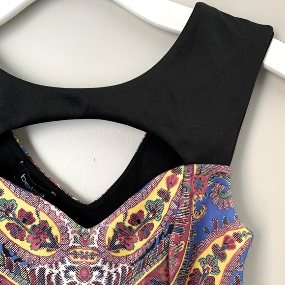 Bebe size XS Deja Vu Paisley crop top - Picture 4 of 12